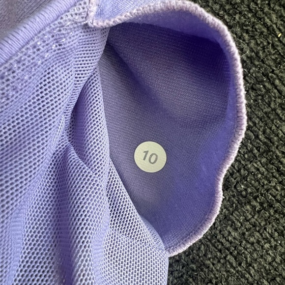 Lululemon Womens 10 Athletic Tank Top Purple Stretch Built In Bra Athletic Fit - Picture 6 of 6